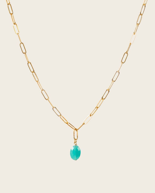 collier en chaîne dorée avec une pierre bleu pour femme 